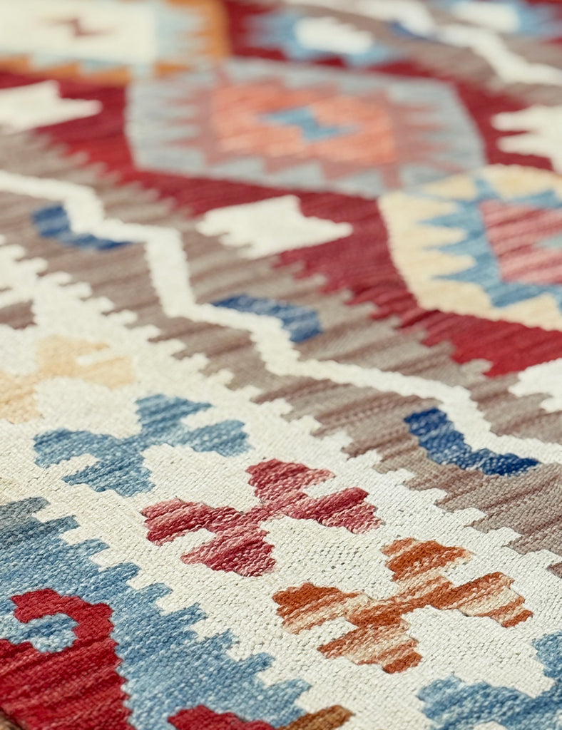 Kilim Rug | 251cm x 176cm | Chalk Kilim Rug | Emma Mellor Rugs London