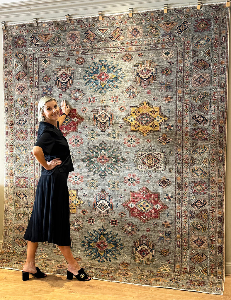 Soft Rabbit Grey Gendje Rug | 305cm x 245cm | Rugs | Emma Mellor Rugs