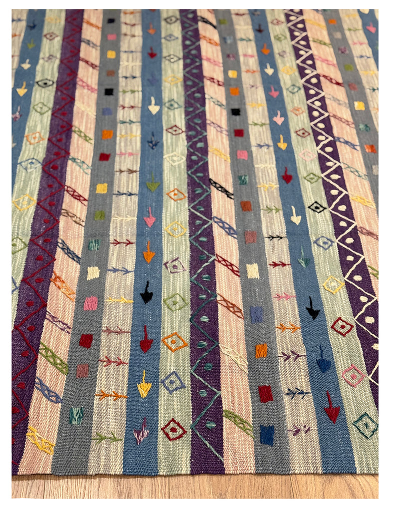 Suzani Rug | 214cm x 152cm | Scandinavian Design Rugs | Emma Mellor