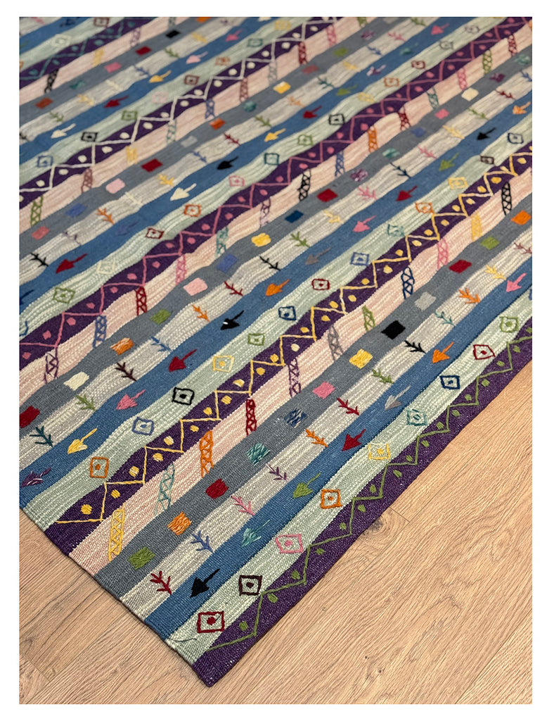Suzani Rug | 214cm x 152cm | Scandinavian Design Rugs | Emma Mellor