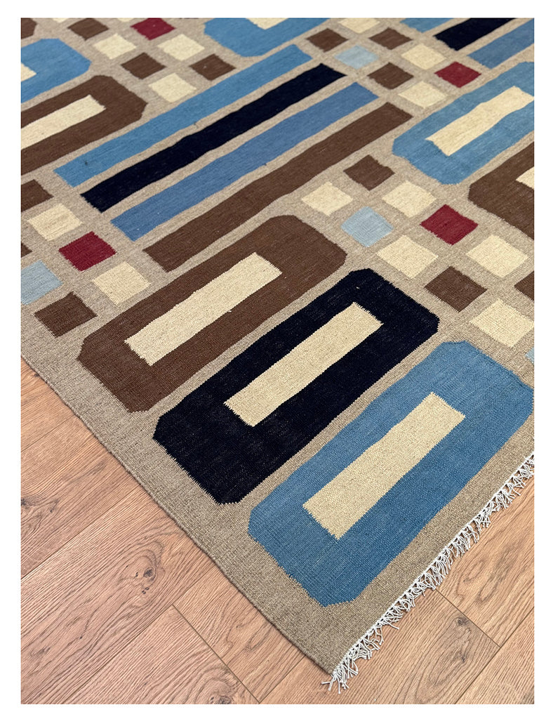 Scandinavian Kilim | 305cm x 245cm | Swedish Kilim Rugs | Emma Mellor