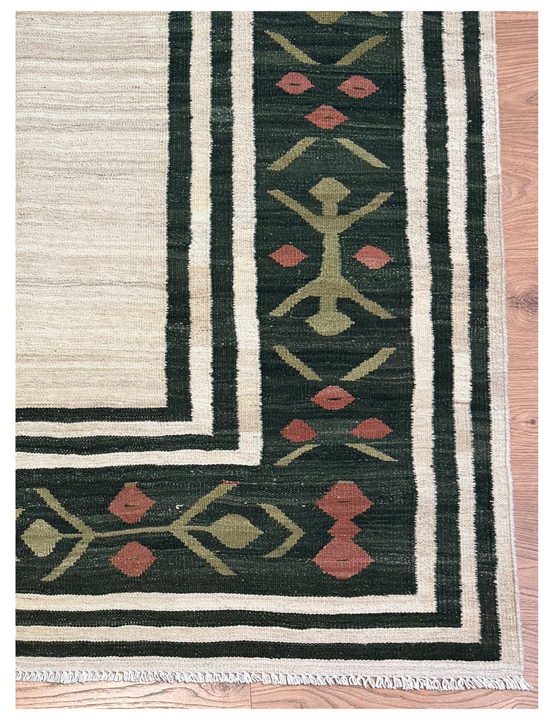 Scandinavian Kilim | 412cm x 310cm | Scandinavian Design | Emma Mellor