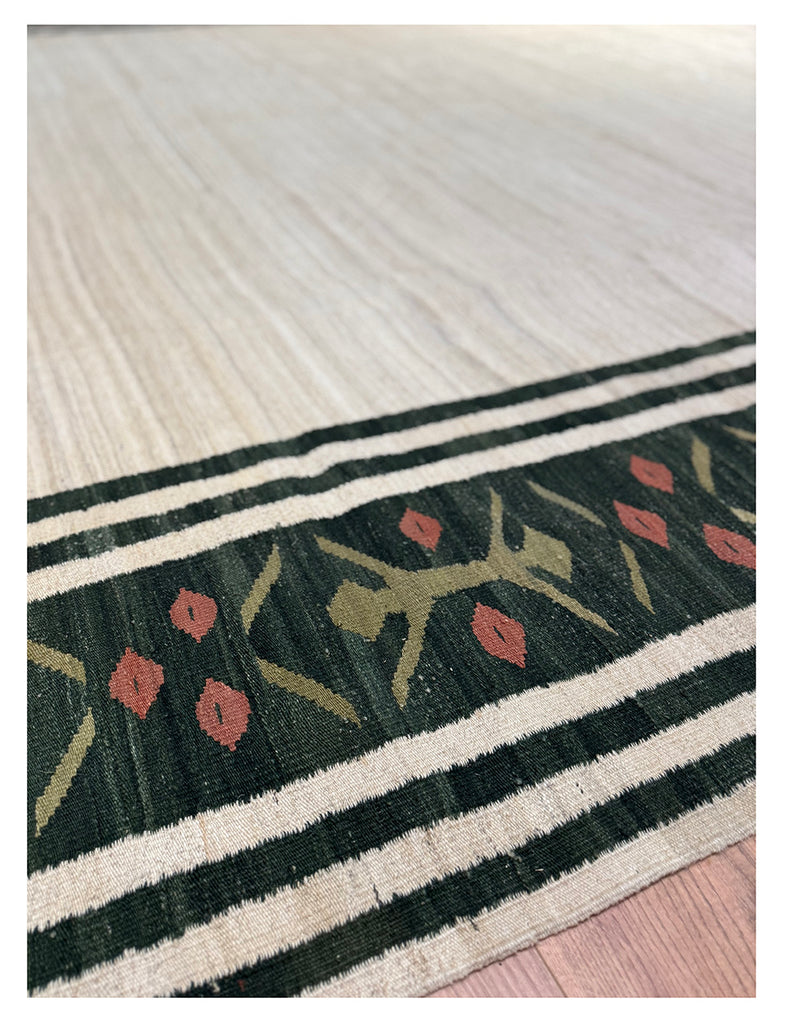 Scandinavian Kilim | 412cm x 310cm | Scandinavian Design | Emma Mellor