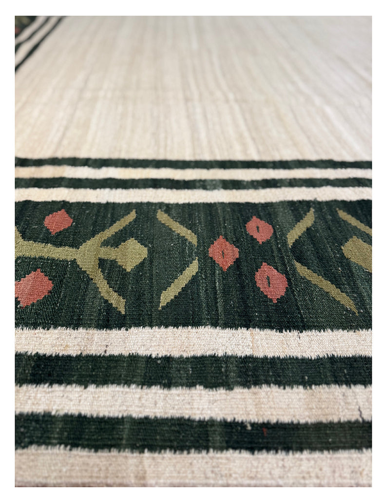 Scandinavian Kilim | 412cm x 310cm | Scandinavian Design | Emma Mellor