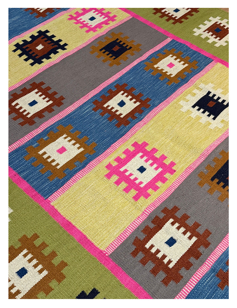 Scandinavian Kilim | 238cm x 163cm | Swedish Kilim Rugs | Emma Mellor