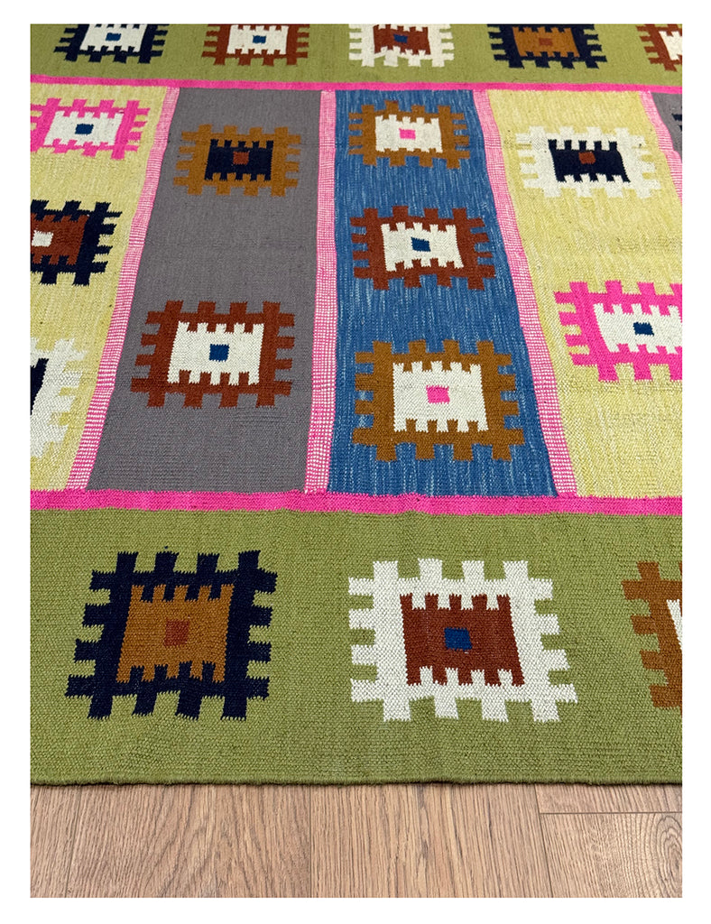 Scandinavian Kilim | 238cm x 163cm | Swedish Kilim Rugs | Emma Mellor