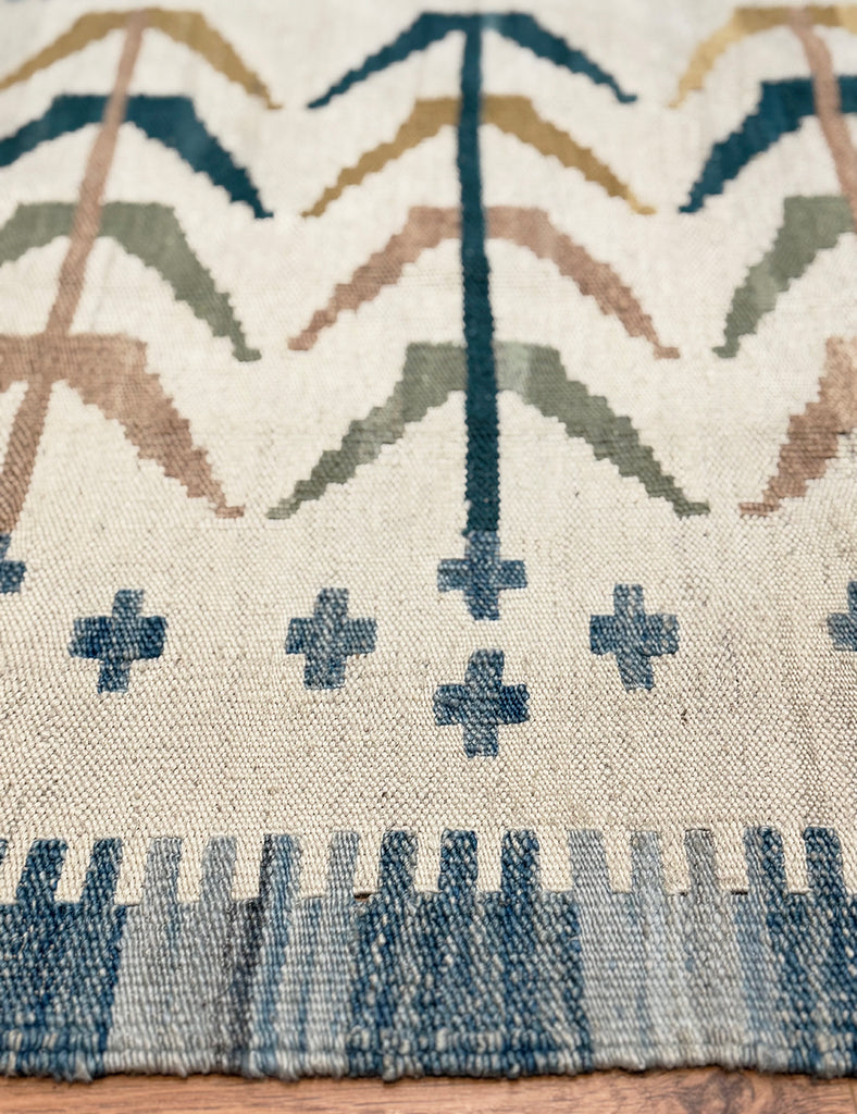 Scandinavian Kilim | 295cm x 232cm | Scandinavian Design | Emma Mellor