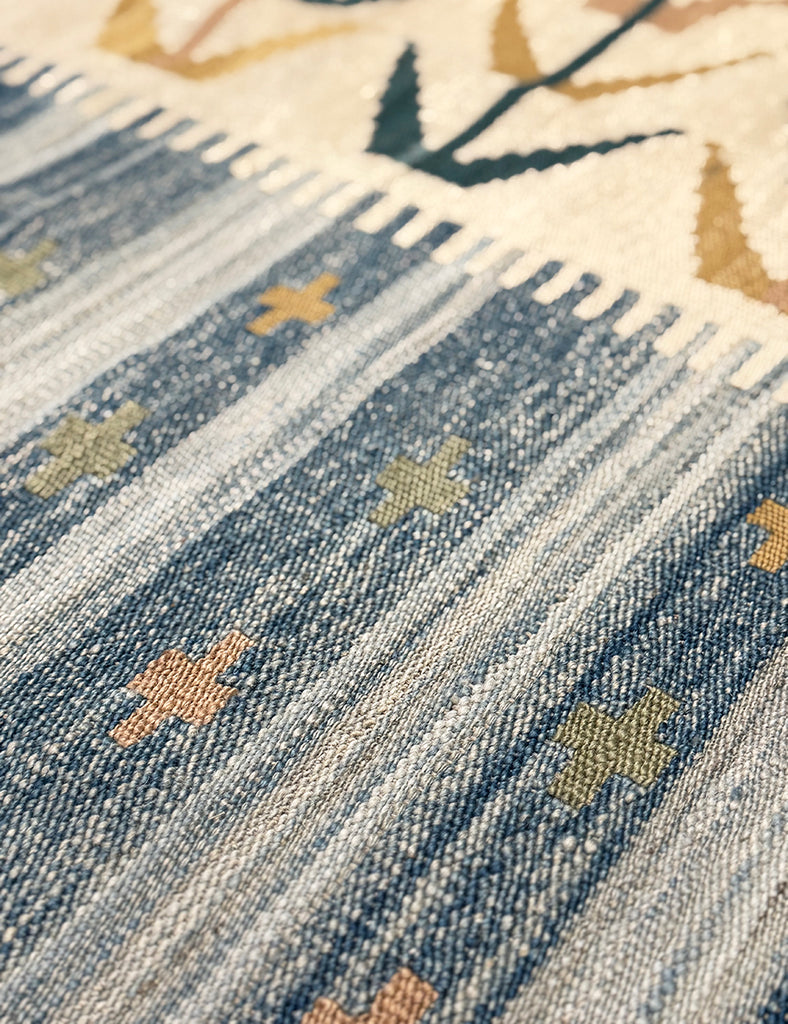Scandinavian Kilim | 295cm x 232cm | Scandinavian Design | Emma Mellor