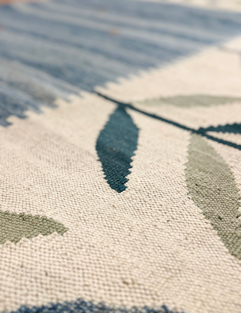 Scandinavian Kilim | 395cm x 305cm | Scandinavian Design | Emma Mellor