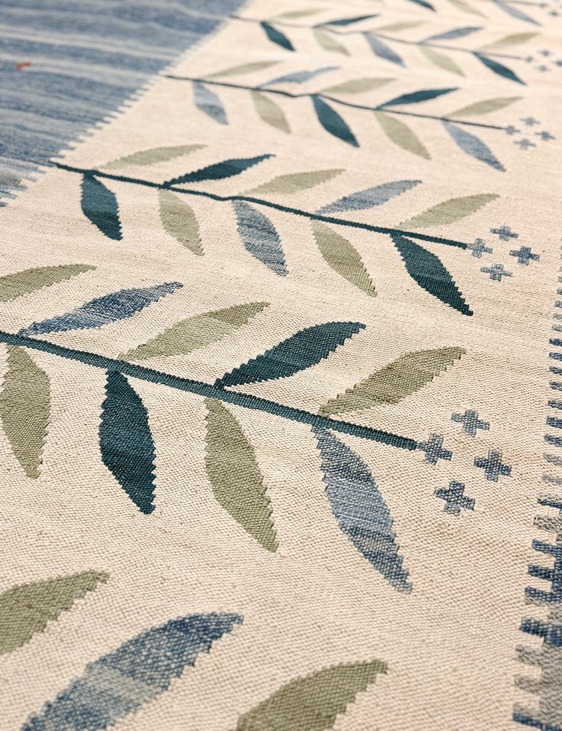 Scandinavian Kilim | 395cm x 305cm | Scandinavian Design | Emma Mellor