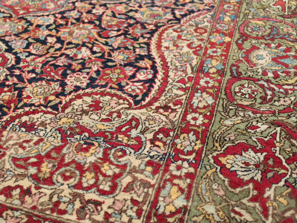 Antique Persian Isfahan - 204cm x 140cm (6'8 x 4'7)