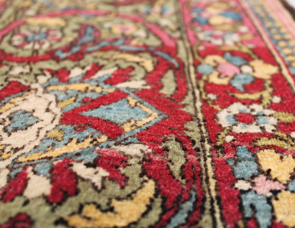 Antique Persian Isfahan - 204cm x 140cm (6'8 x 4'7)