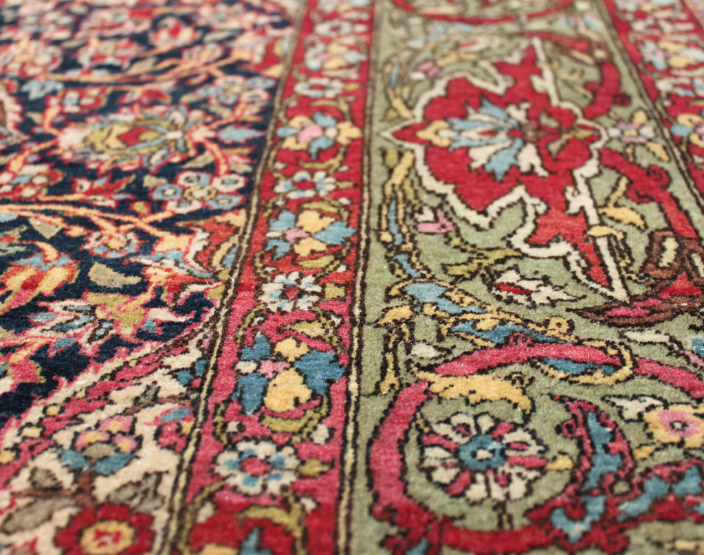 Antique Persian Isfahan - 204cm x 140cm (6'8 x 4'7)