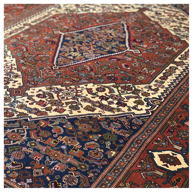 ABOUT : ANTIQUE RUGS