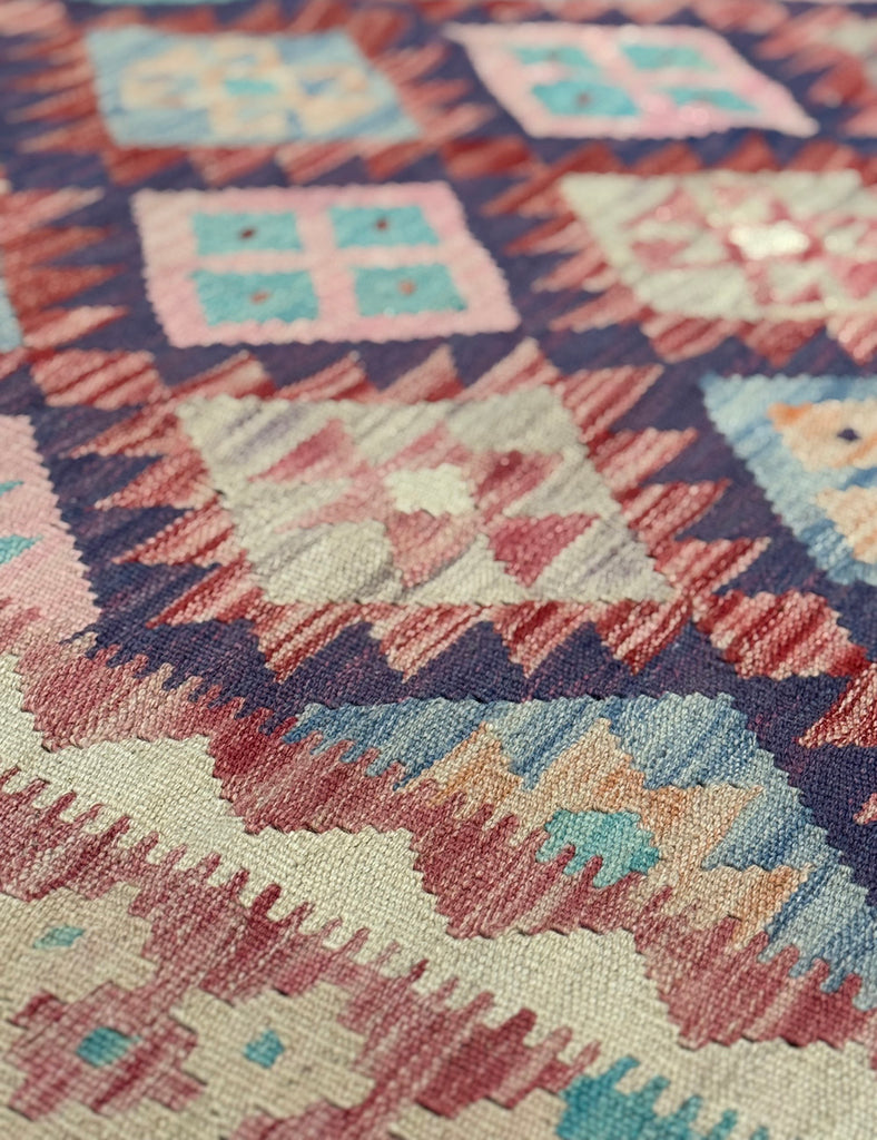 Kilim Rug | 241cm x 181cm | Chalk Kilim Rug | Emma Mellor Rugs London