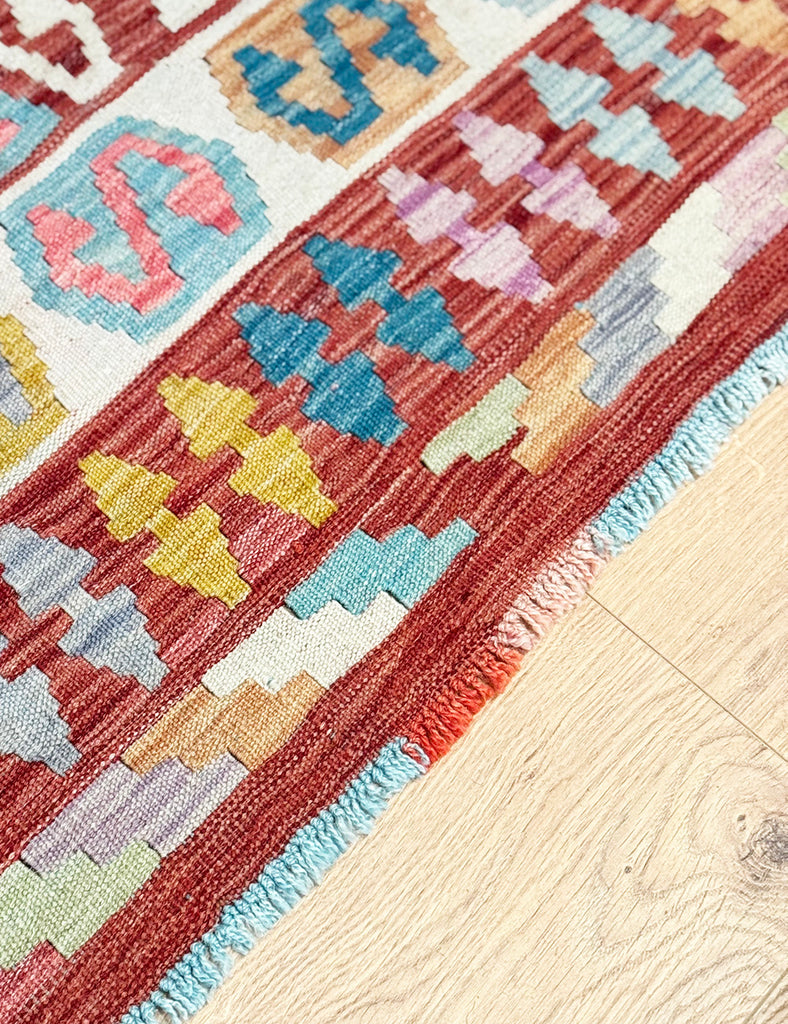 Kilim Rug | 243cm x 173cm | Chalk Kilim Rug | Emma Mellor Rugs London