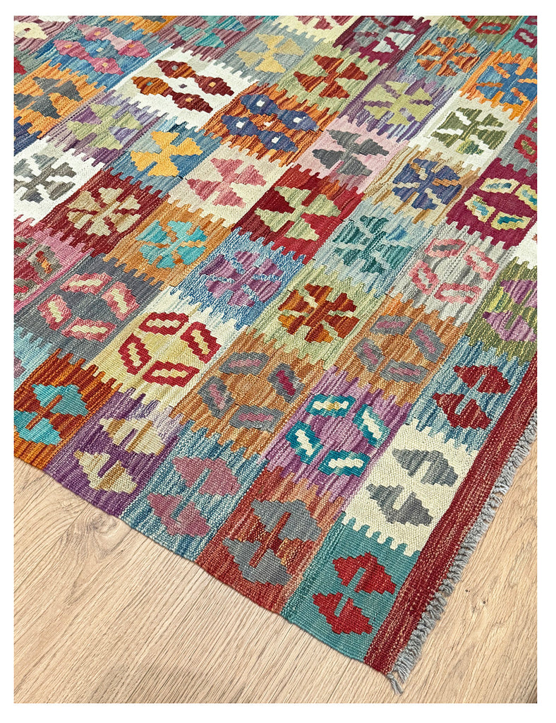 Kilim Rug | 199cm x 151cm | Chalk Kilim Rug | Emma Mellor Rugs London