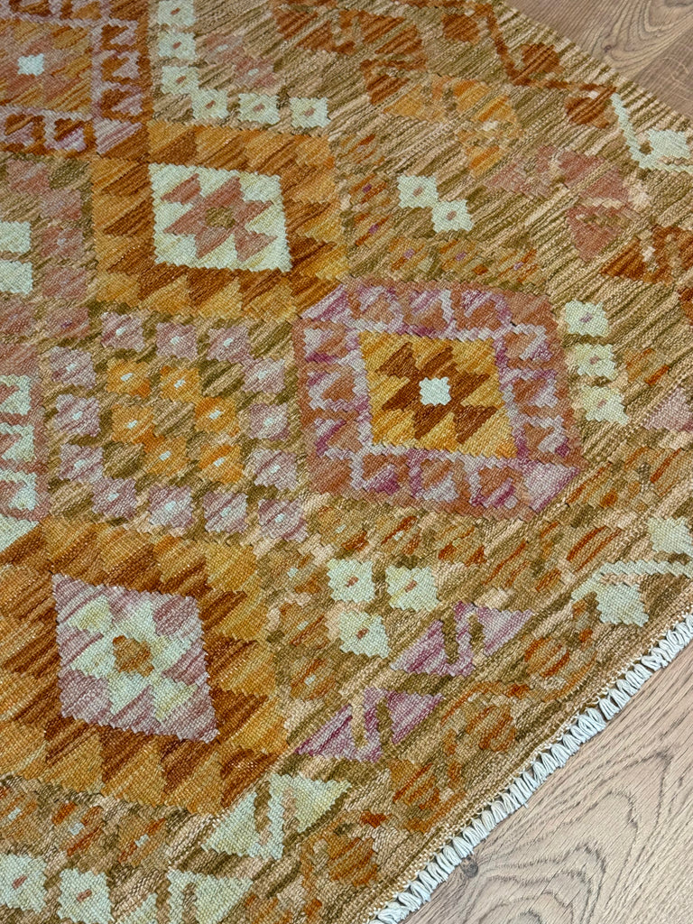 Kilim Rug | 206cm x 152cm | Chalk Kilim Rug | Emma Mellor Rugs London