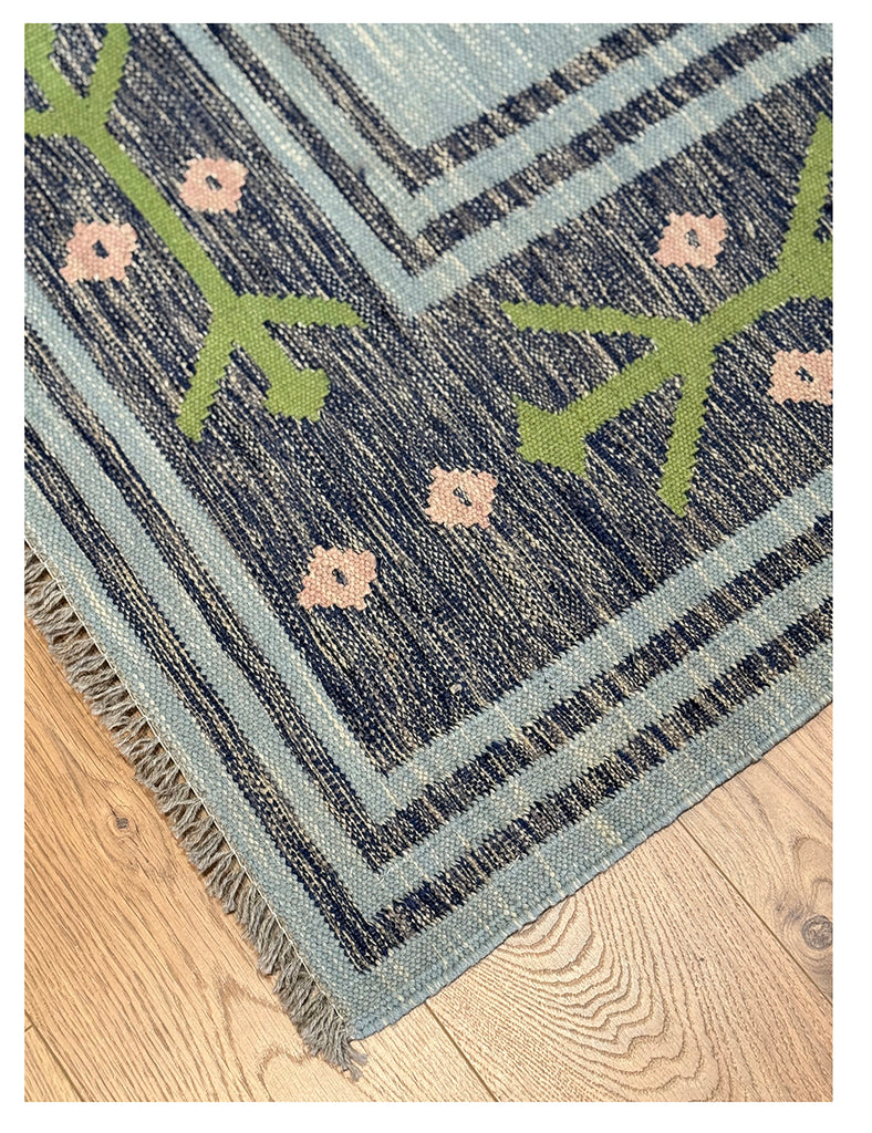 Scandinavian Kilim | 320cm x 300cm | Scandinavian Design | Emma Mellor