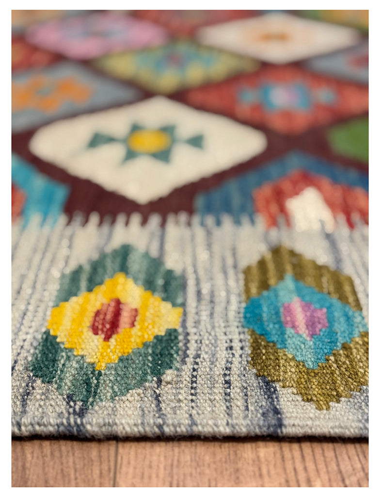 Kilim Rug | 292cm x 246cm | Large Kilim Rug | Emma Mellor Rugs London