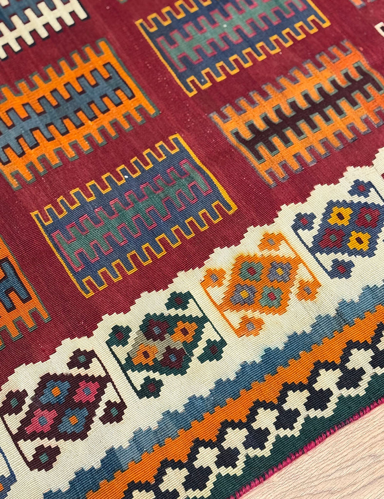 Old Qashqai Kilim Rug | 260cm x 148cm | Kilim Rugs  | Emma Mellor Rugs