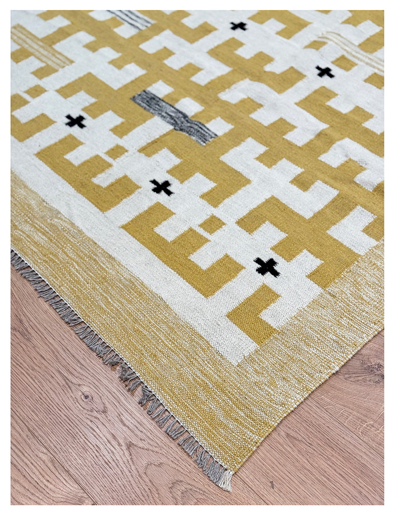Scandinavian Kilim | 301cm x 197cm | Swedish Kilim Rugs | Emma Mellor