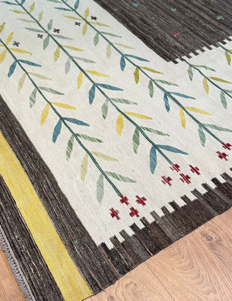 Scandinavian Kilim | 369cm x 287cm | Scandinavian Design | Emma Mellor