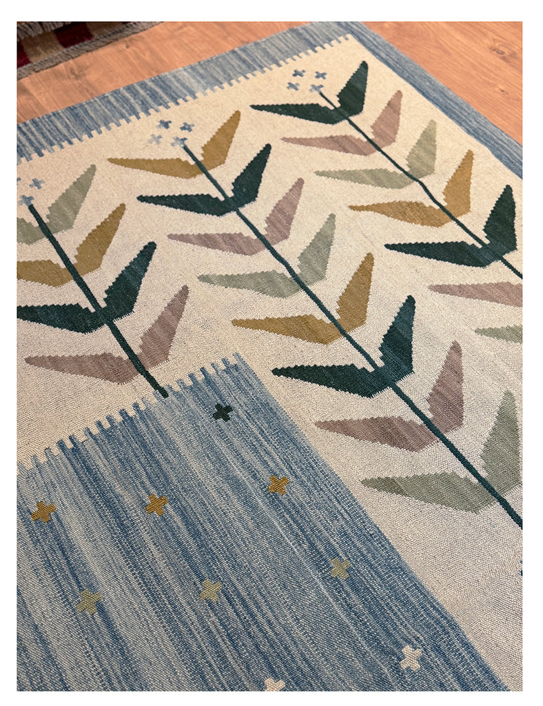 Scandinavian Kilim | 348cm x 250cm | Scandinavian Design | Emma Mellor