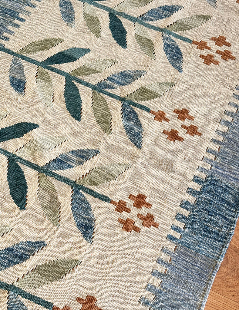 Scandinavian Kilim |  298cm x 237cm | Kilim Rugs | Emma Mellor Rugs