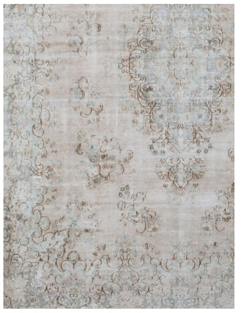 Vintage Persian Rug | 388cm x 291cm | Bayat Rugs | Emma Mellor Rugs