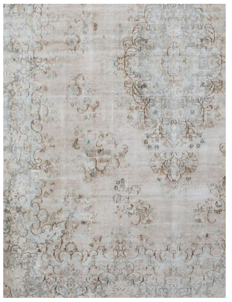 Vintage Persian Rug | 388cm x 291cm | Bayat Rugs | Emma Mellor Rugs