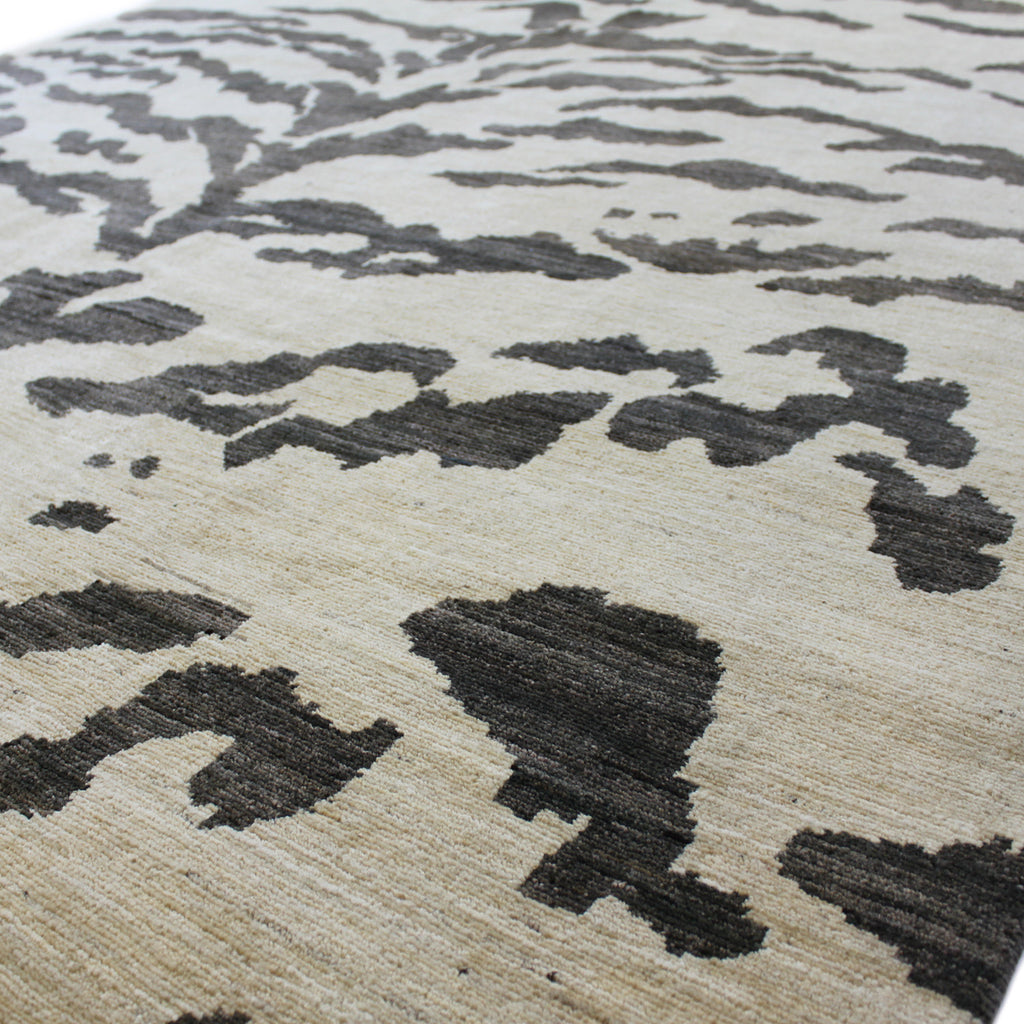 Leon Le Tigre by The Handmade Rug Company